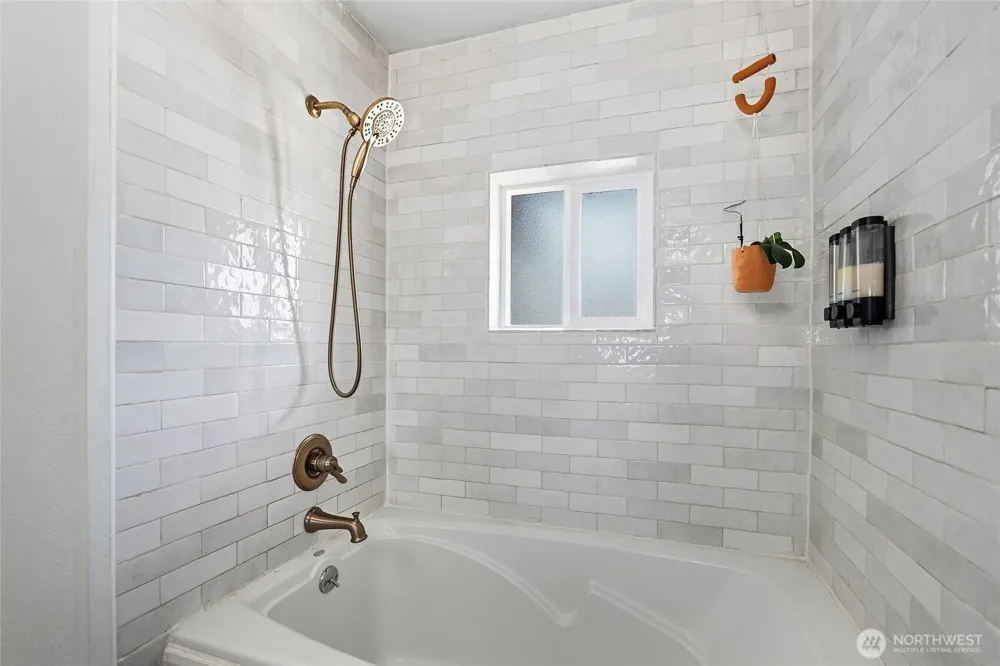 30005 21st Avenue SW Federal Way, WA 98023