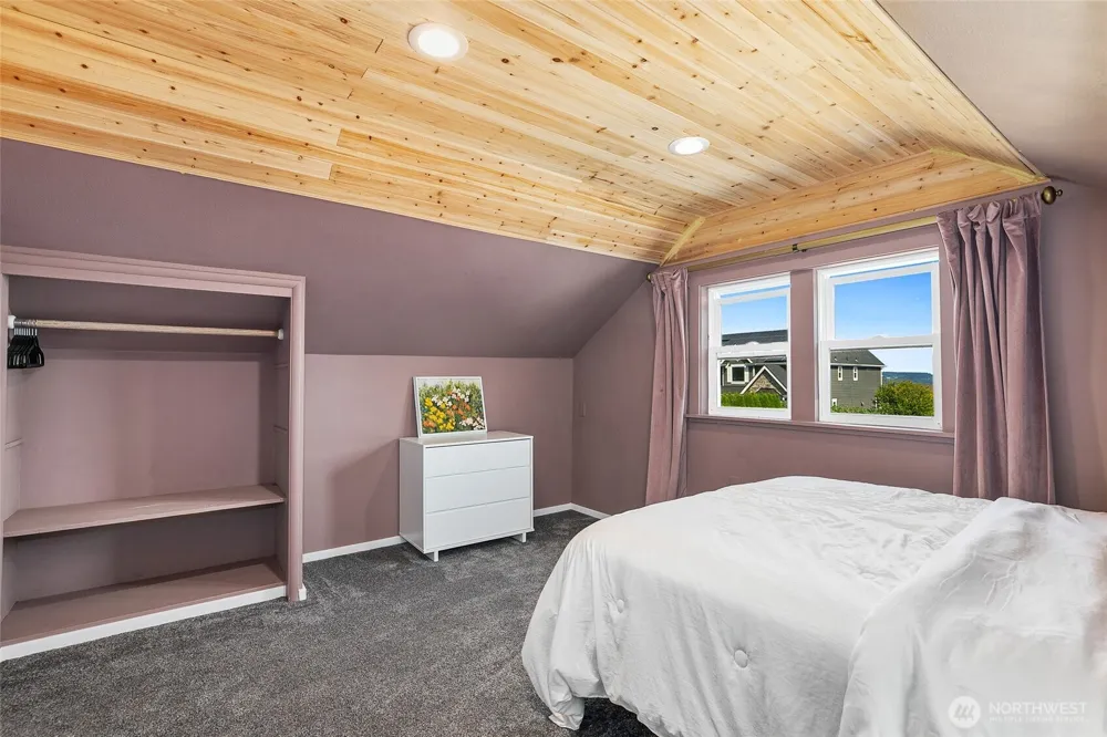 30005 21st Avenue SW Federal Way, WA 98023