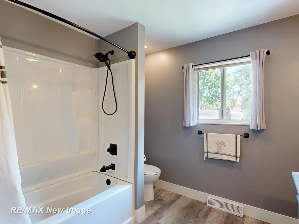 8195 Area Drive Thomas Township, MI 48609