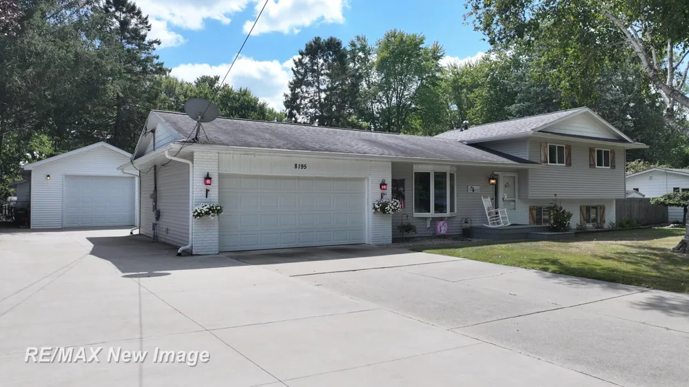 8195 Area Drive Thomas Township, MI 48609