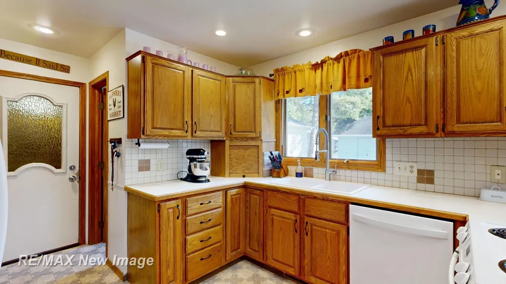 8195 Area Drive Thomas Township, MI 48609