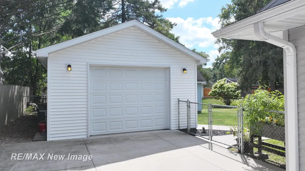 8195 Area Drive Thomas Township, MI 48609