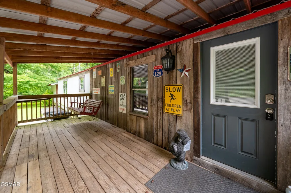 4129 Manis Hollow Road Gatlinburg, TN 37738