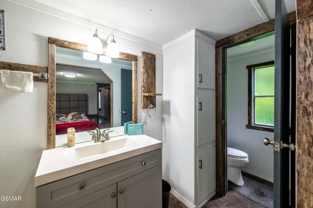 4129 Manis Hollow Road Gatlinburg, TN 37738