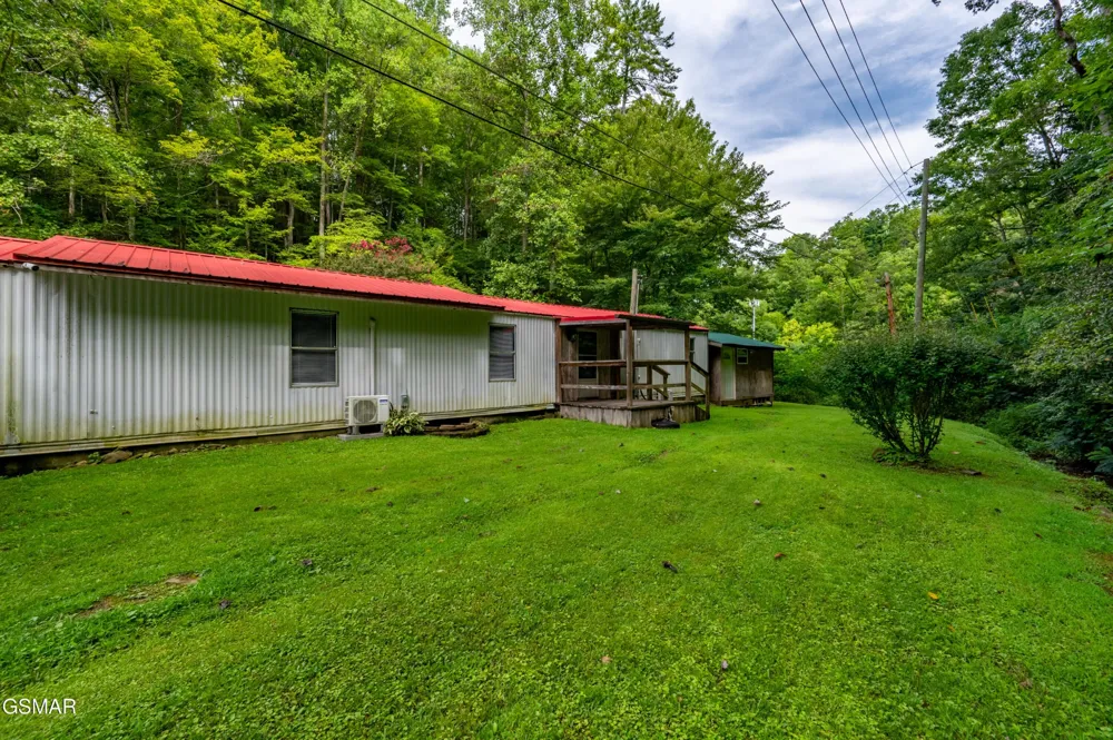 4129 Manis Hollow Road Gatlinburg, TN 37738