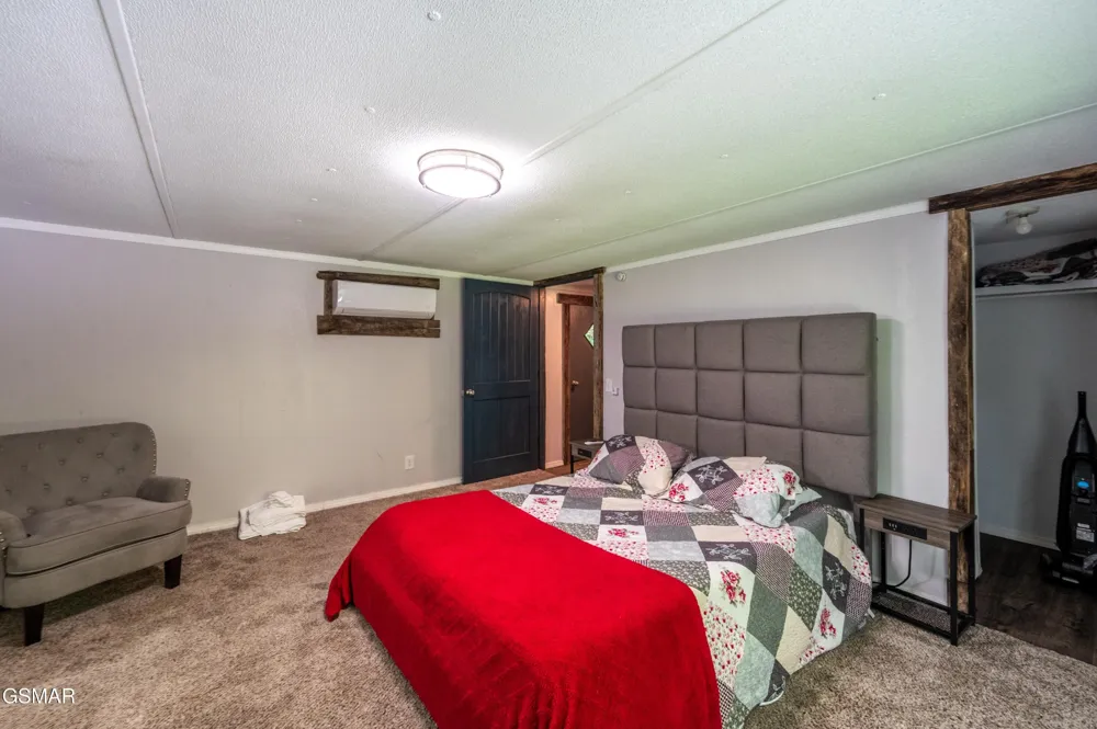 4129 Manis Hollow Road Gatlinburg, TN 37738
