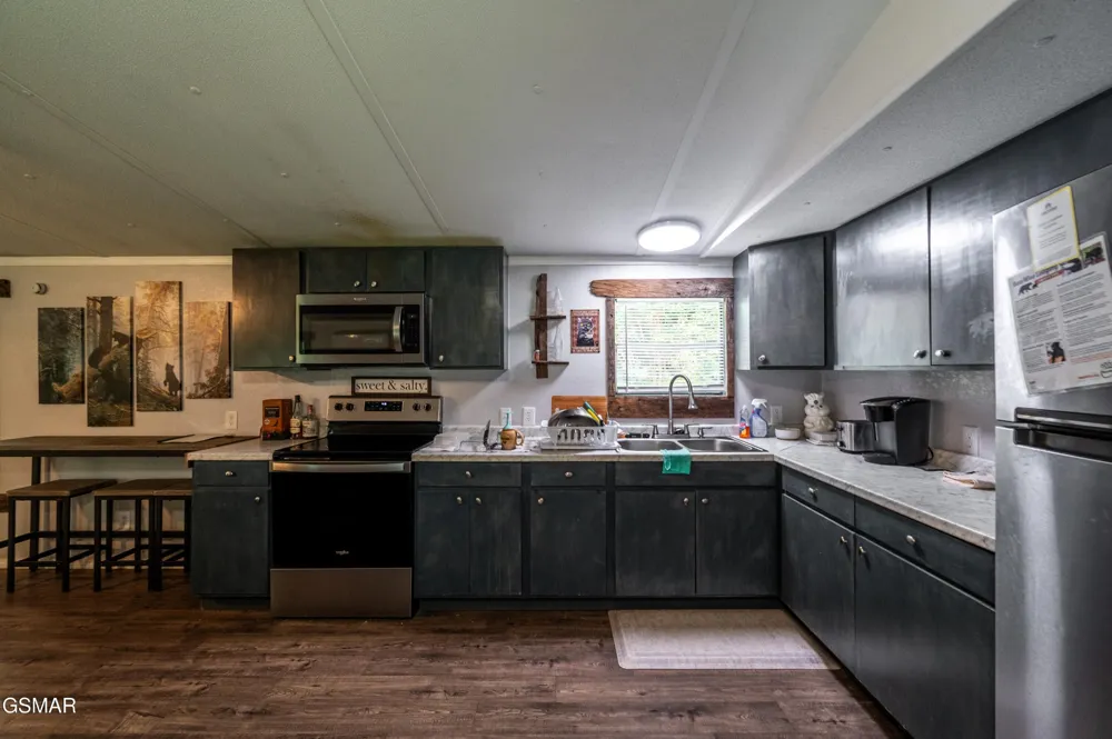 4129 Manis Hollow Road Gatlinburg, TN 37738