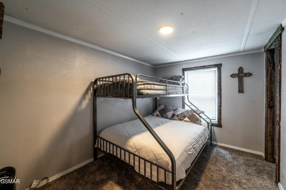 4129 Manis Hollow Road Gatlinburg, TN 37738