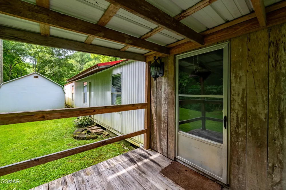 4129 Manis Hollow Road Gatlinburg, TN 37738