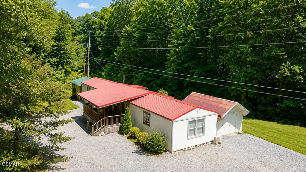 4129 Manis Hollow Road Gatlinburg, TN 37738