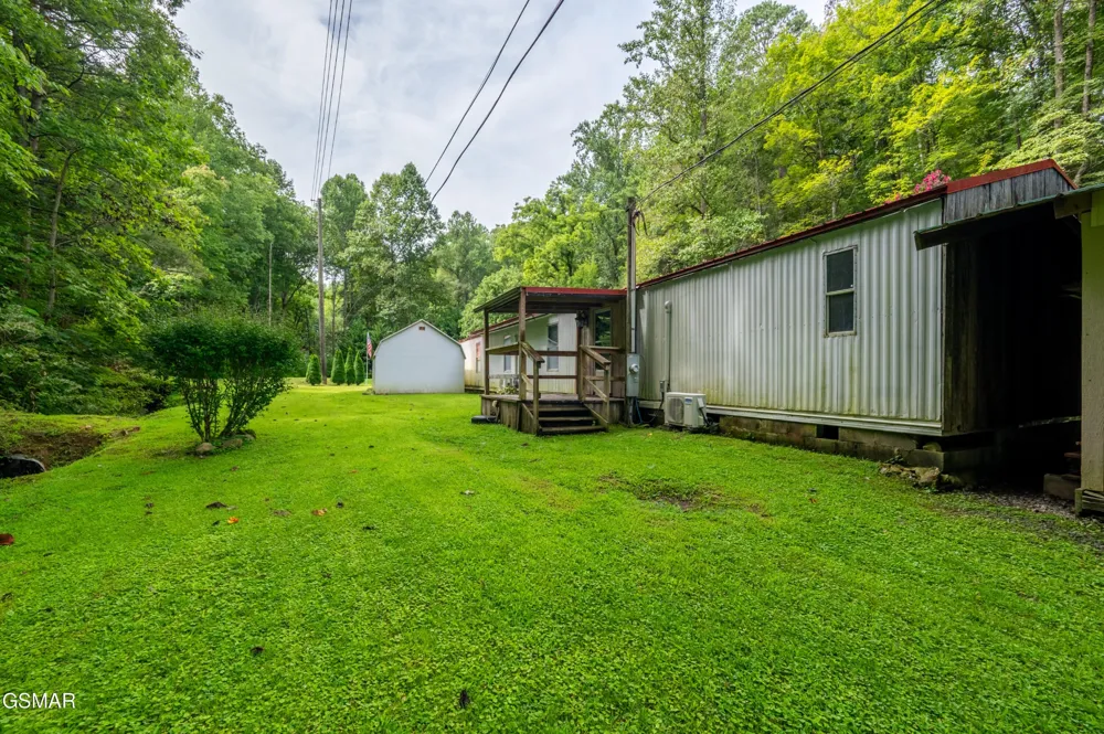 4129 Manis Hollow Road Gatlinburg, TN 37738
