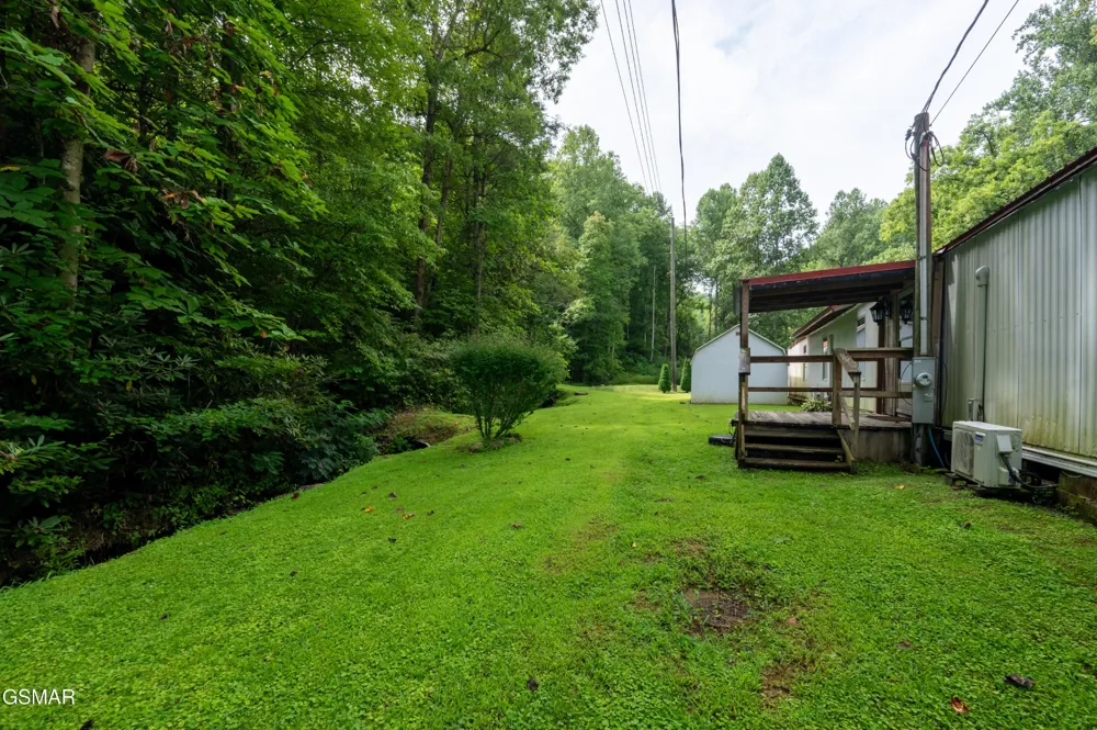 4129 Manis Hollow Road Gatlinburg, TN 37738
