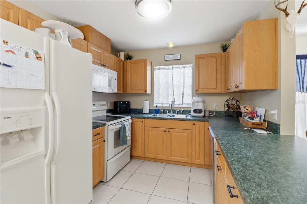 9878 RIVERWOOD DRIVE Crystal River, FL 34428