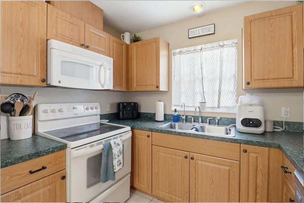 9878 RIVERWOOD DRIVE Crystal River, FL 34428