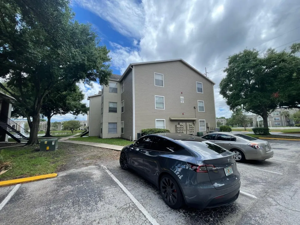 4708 WALDEN CIRCLE #1812 Orlando, FL 32811