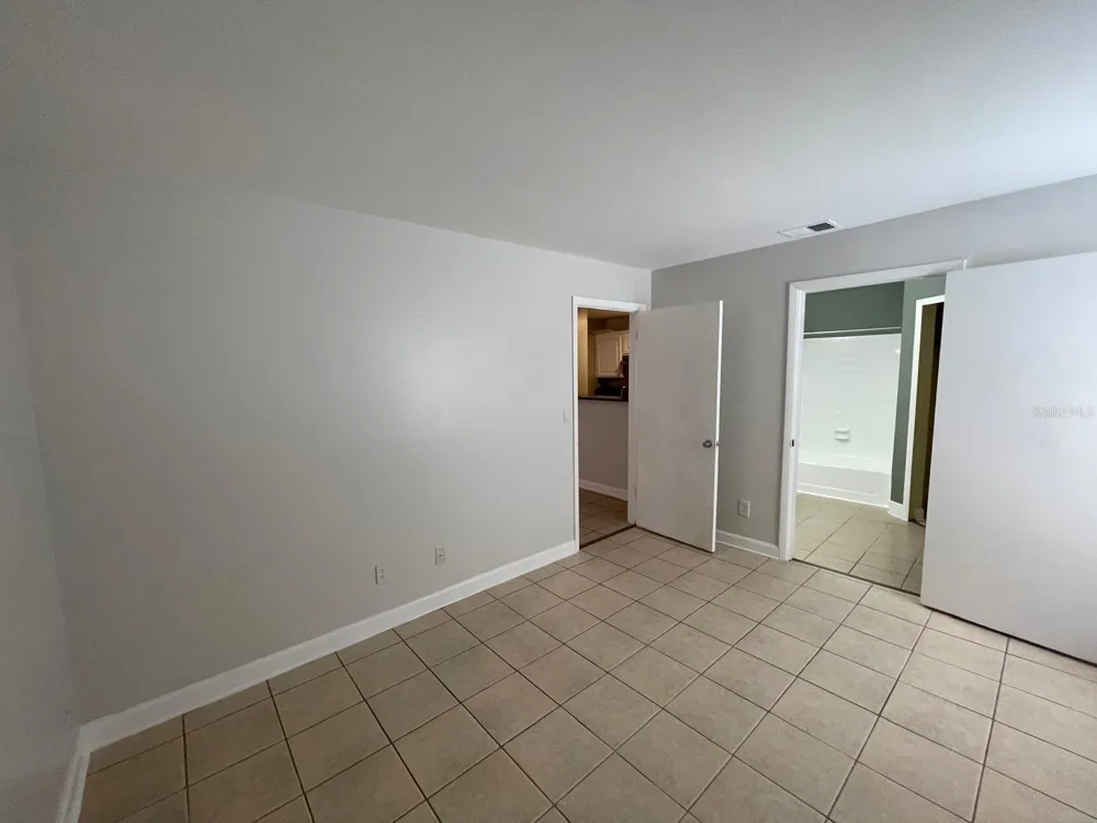 4708 WALDEN CIRCLE #1812 Orlando, FL 32811