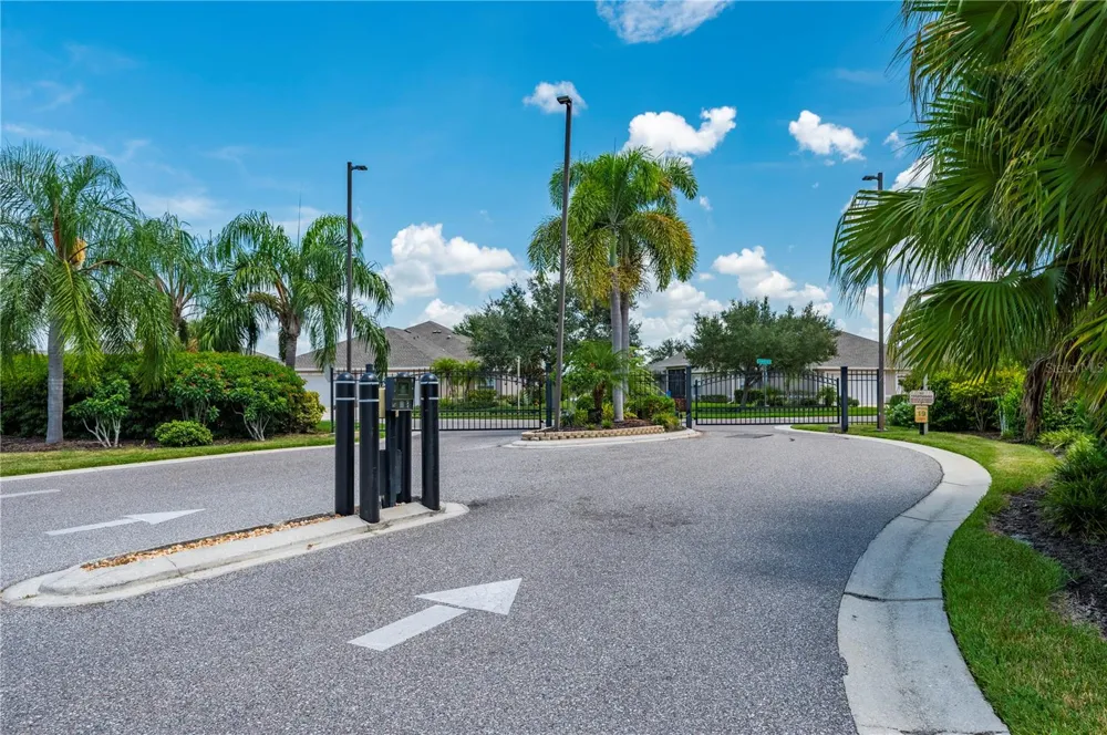 3541 LAKEWOOD BOULEVARD North Port, FL 34287