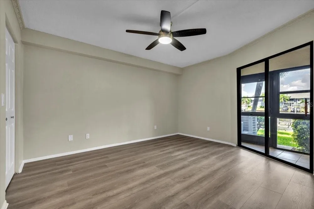 4719 SE 17TH PLACE #105 Cape Coral, FL 33904