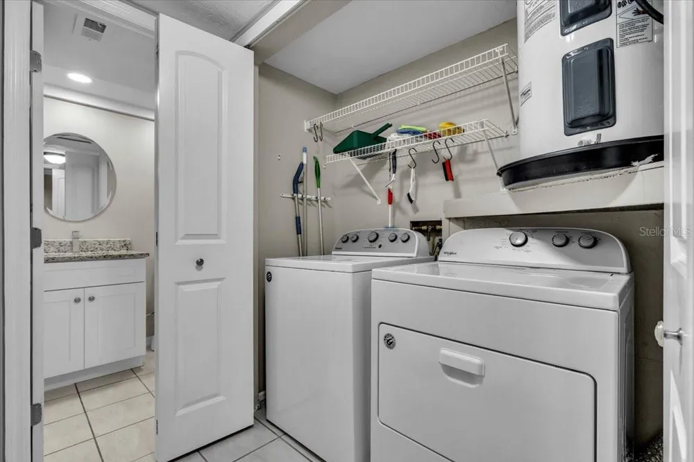 4719 SE 17TH PLACE #105 Cape Coral, FL 33904