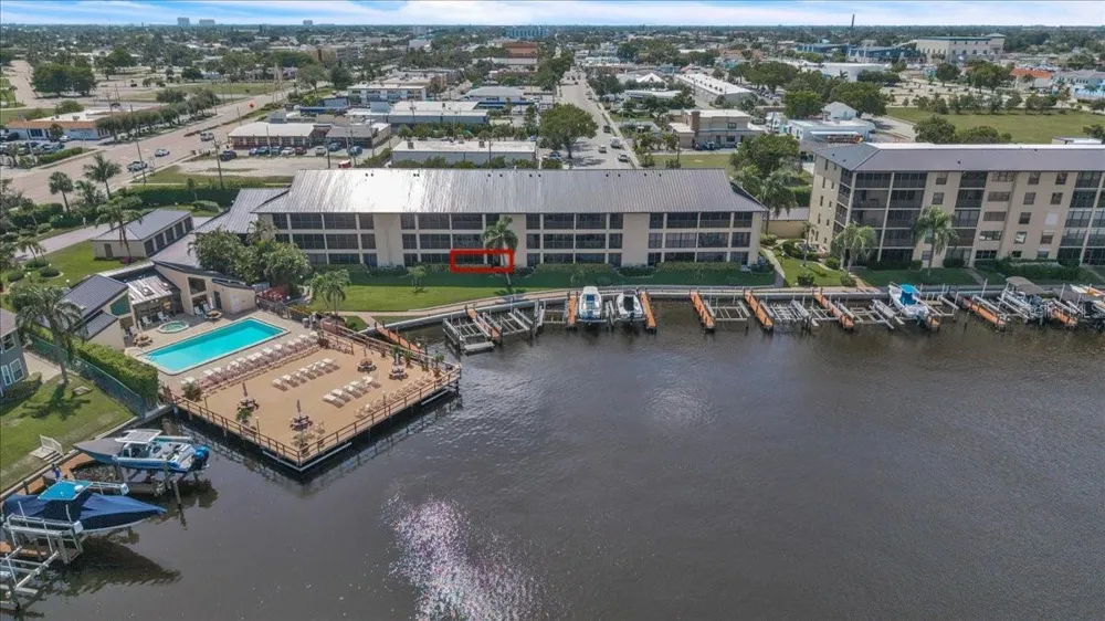 4719 SE 17TH PLACE #105 Cape Coral, FL 33904