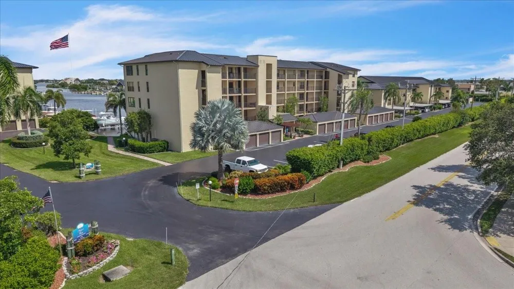 4719 SE 17TH PLACE #105 Cape Coral, FL 33904