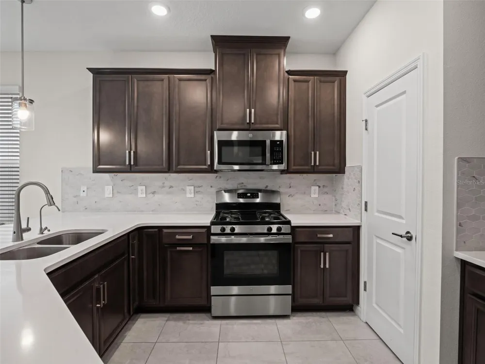 2865 HIGH POINTE STREET Clermont, FL 34711