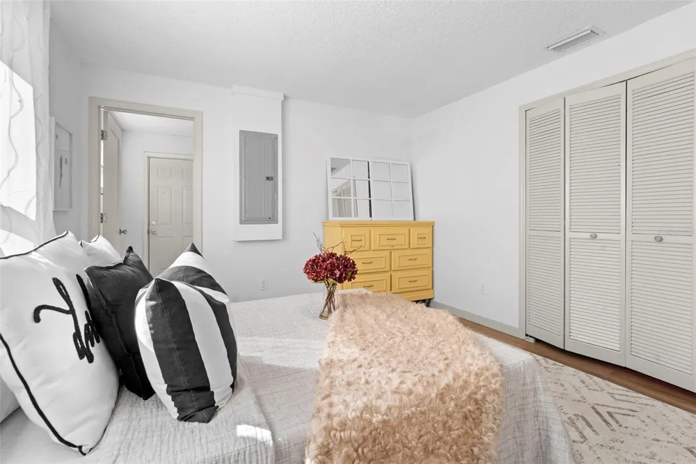 1049 W NEW YORK AVENUE Orange City, FL 32763