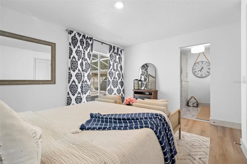 1049 W NEW YORK AVENUE Orange City, FL 32763