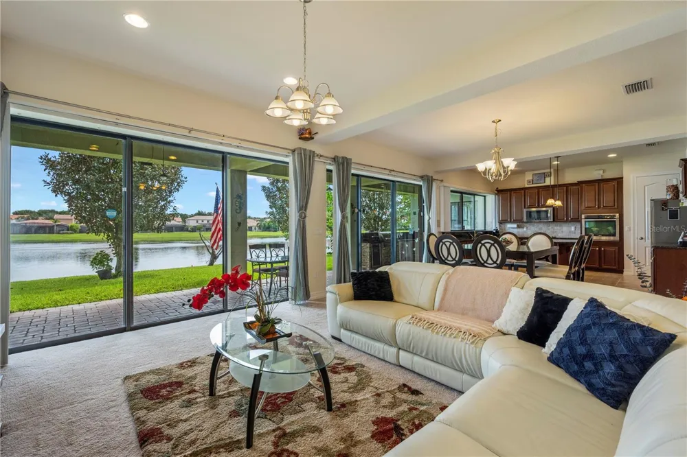 11015 MOBBERLEY CIRCLE Orlando, FL 32832