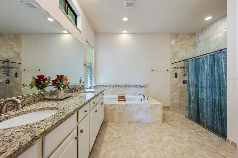 11015 MOBBERLEY CIRCLE Orlando, FL 32832