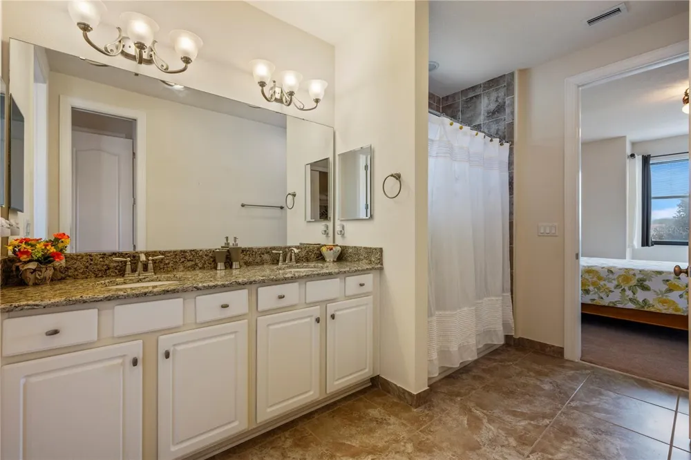 11015 MOBBERLEY CIRCLE Orlando, FL 32832