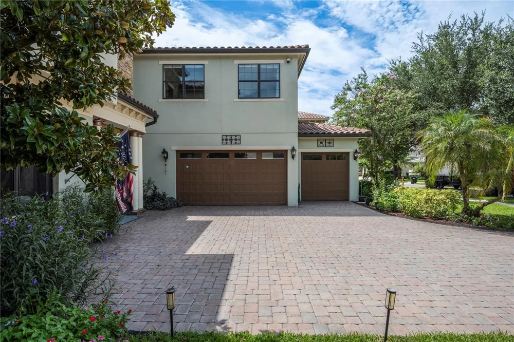 11015 MOBBERLEY CIRCLE Orlando, FL 32832