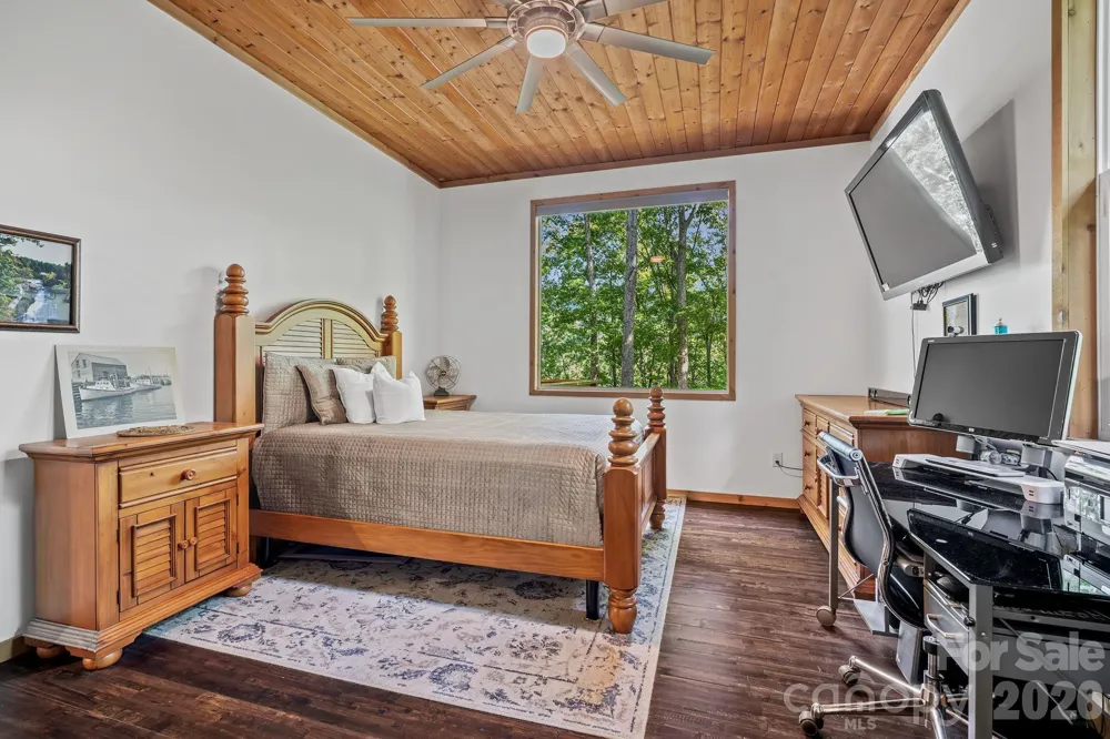 506 Silent Forest Drive Canton, NC 28716