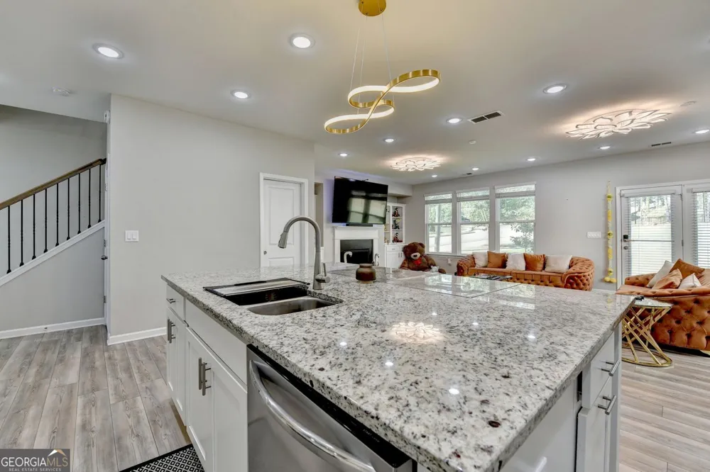 3240 Herald DR Scottdale, GA 30079