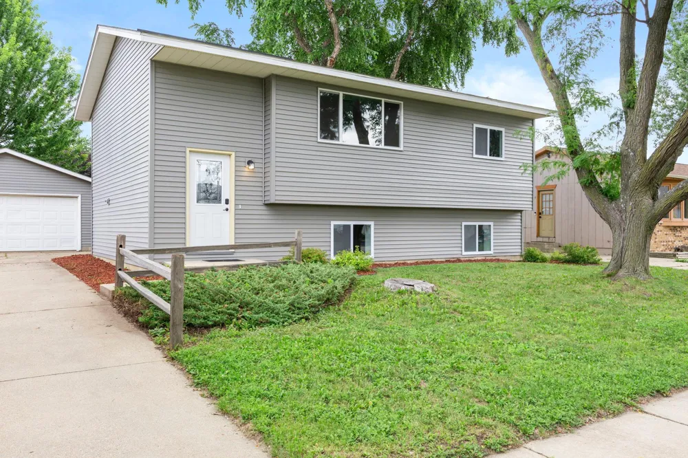 2043 42nd Street NW Rochester, MN 55901