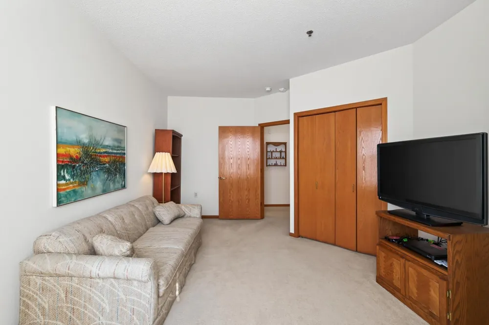 15001 Burnhaven Drive #216 Burnsville, MN 55306