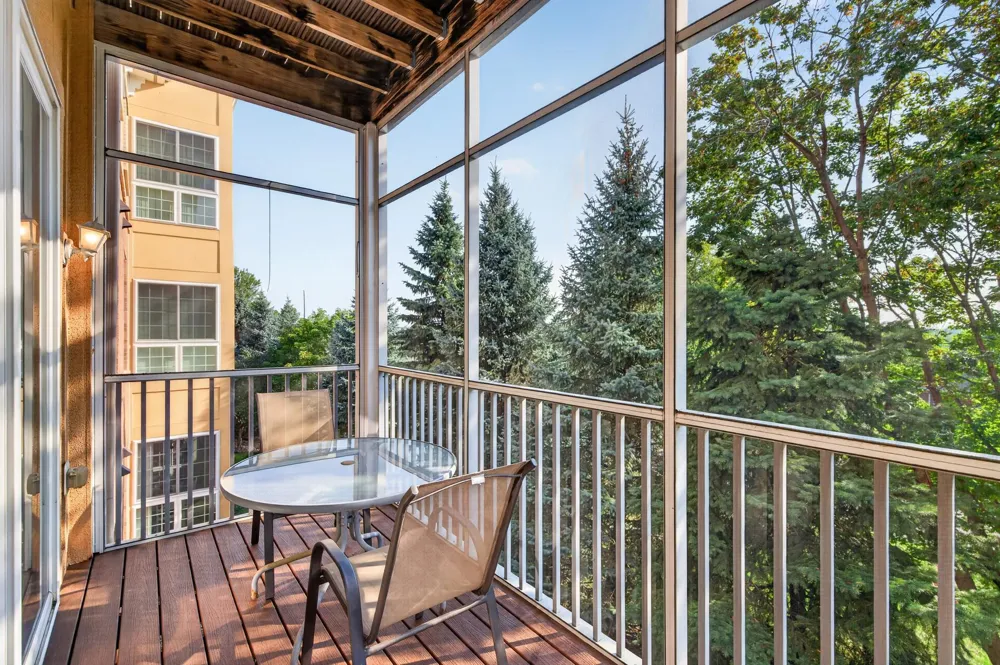 15001 Burnhaven Drive #216 Burnsville, MN 55306
