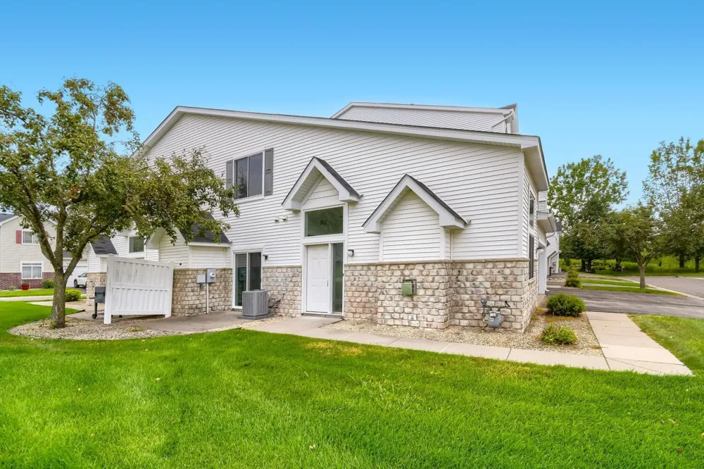 6856 Meadow Grass Lane S Cottage Grove, MN 55016