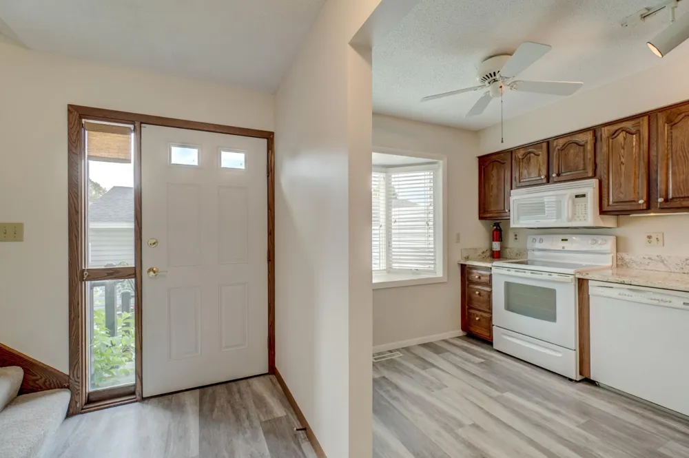 2174 Tower Court Woodbury, MN 55125