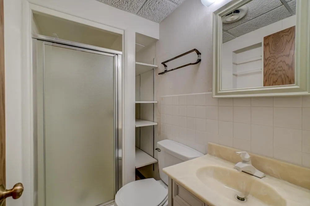 2174 Tower Court Woodbury, MN 55125