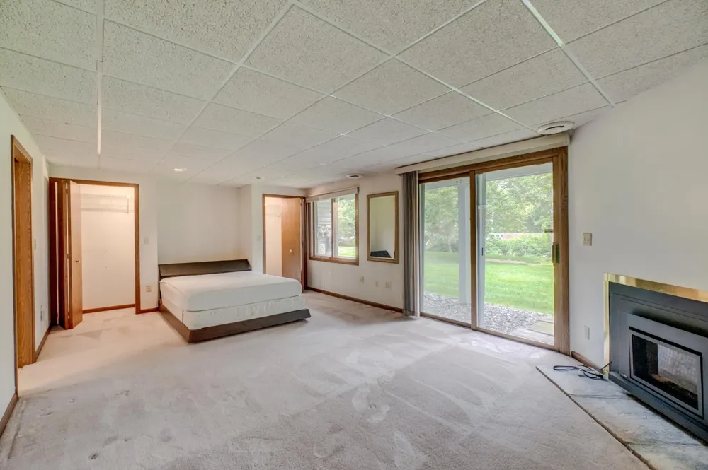 2174 Tower Court Woodbury, MN 55125