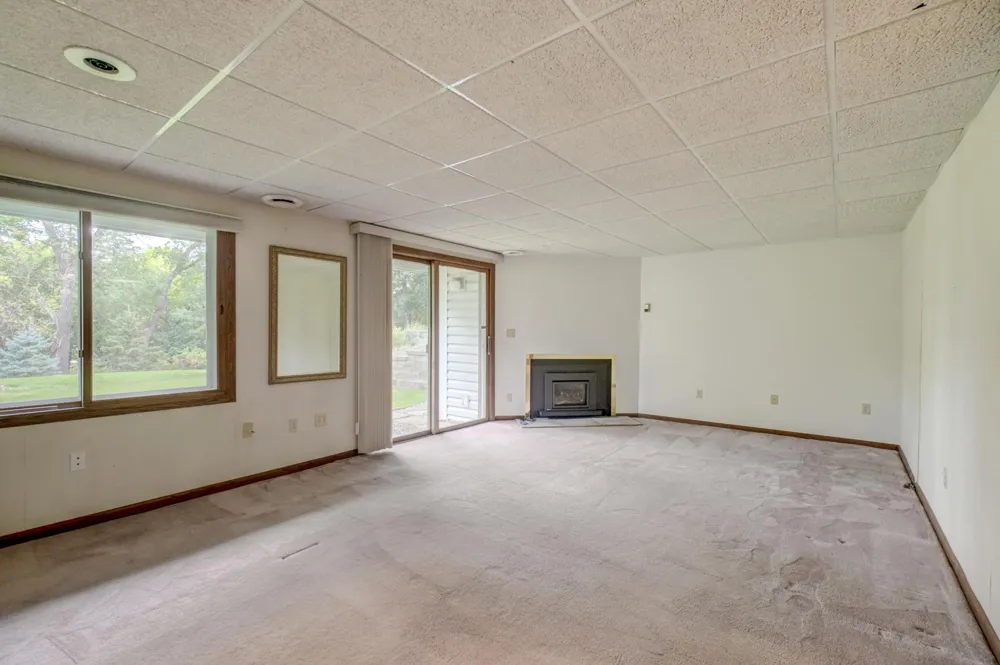 2174 Tower Court Woodbury, MN 55125