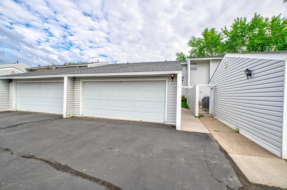 2174 Tower Court Woodbury, MN 55125