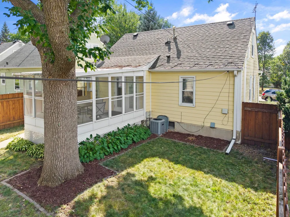 3043 Nevada Avenue S Saint Louis Park, MN 55426