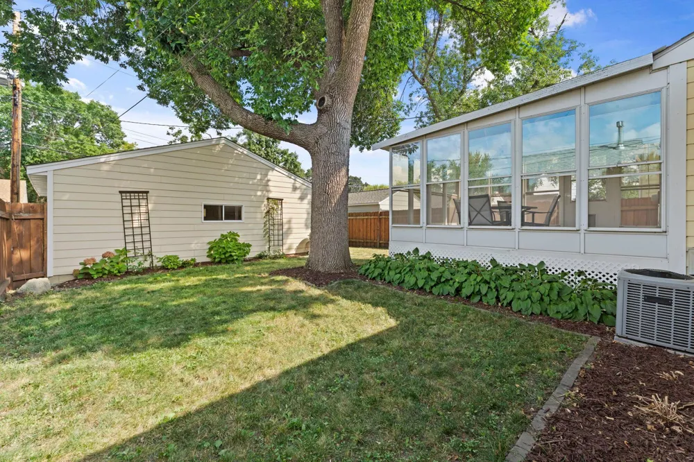 3043 Nevada Avenue S Saint Louis Park, MN 55426