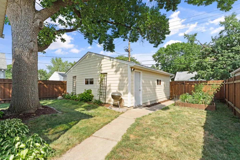 3043 Nevada Avenue S Saint Louis Park, MN 55426