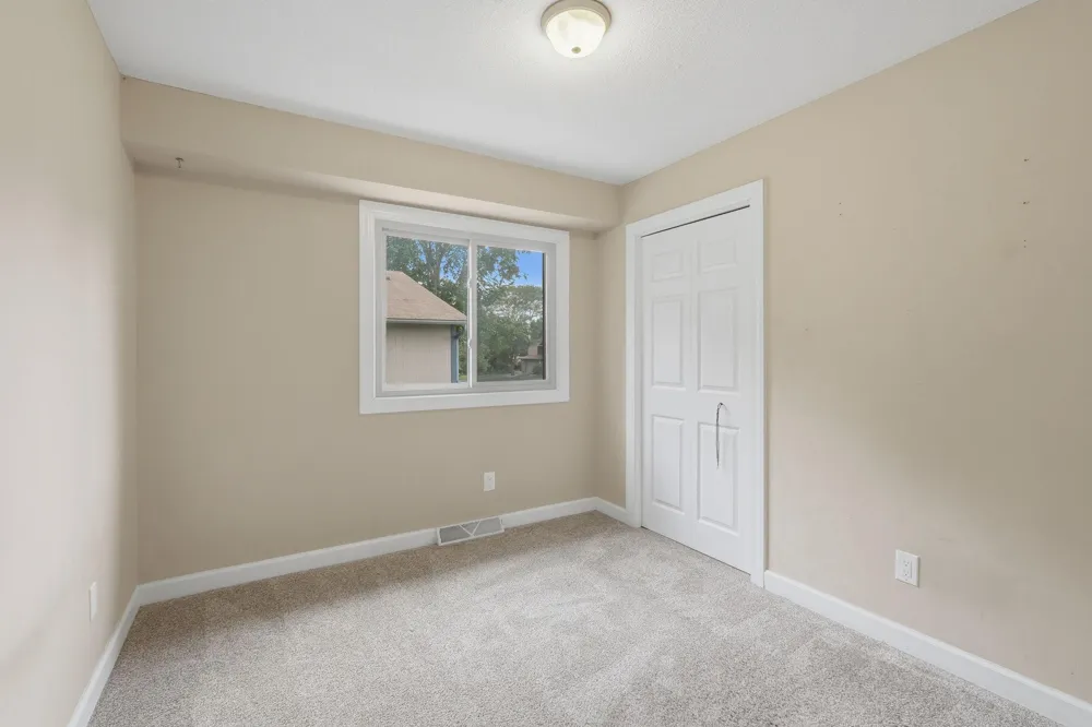 4250 Thornhill Lane Vadnais Heights, MN 55127
