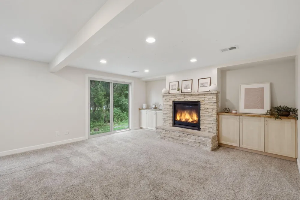 4250 Thornhill Lane Vadnais Heights, MN 55127