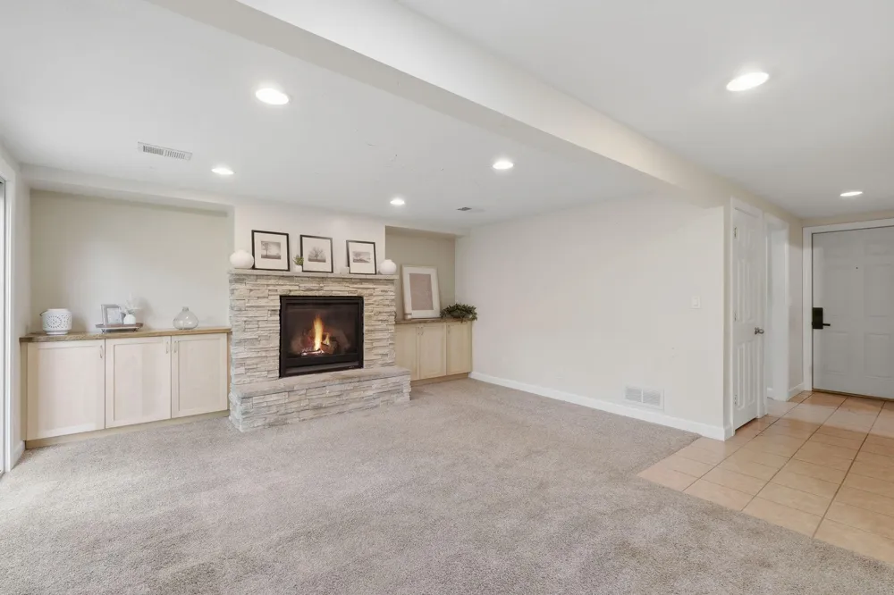 4250 Thornhill Lane Vadnais Heights, MN 55127