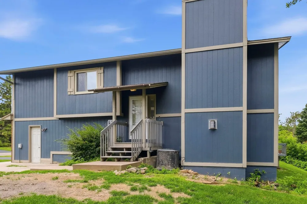 4250 Thornhill Lane Vadnais Heights, MN 55127